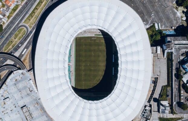 Modernização Tecnológica nos Estádios Brasileiros: Reconhecimento Facial Será Obrigatório em 2025